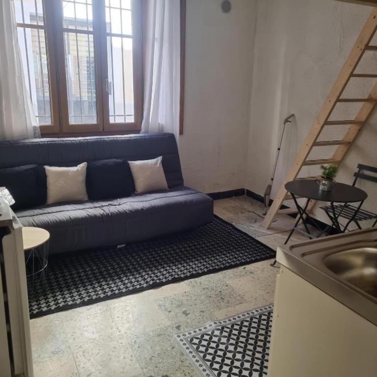 Beau Studio En Centre Ville Narbonne Exterior foto